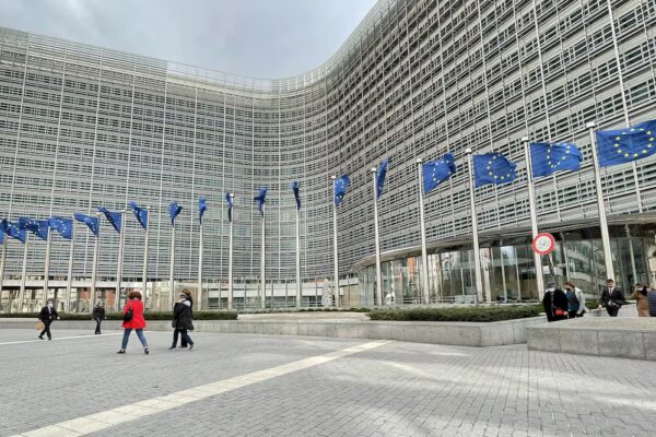 CaixaBank Research advierte: La deuda de la UE alcanzará el 100% del PIB en 2035 sin reformas fiscales