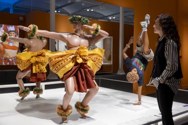 Del Arte del Pacífico a la Experiencia Gastronómica: Nuevas Iniciativas Fuera de la Oficina en Barcelona