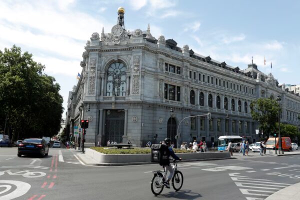 Banco de España Considera Medidas para Regular Hipotecas de Riesgo y Prevenir una Burbuja Inmobiliaria