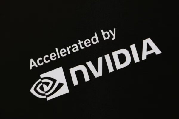 Nvidia se despide de su récord bursátil y sufre una caída de 580.000 millones en capitalización en solo diez días