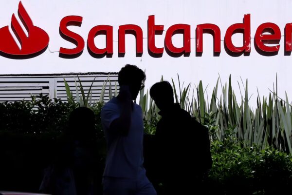 Santander se alía con Citi y Goldman Sachs para impulsar su salida de Polonia