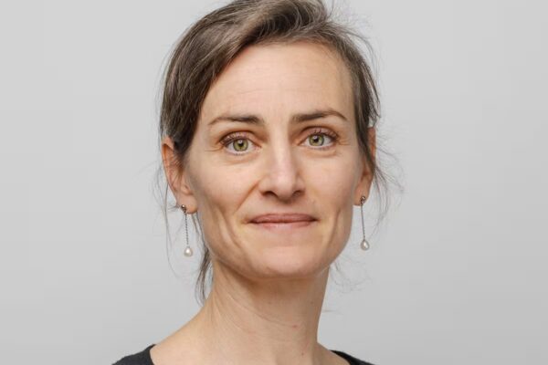 Cordula Droege (Cruz Roja): 'Es hora de prohibir las armas con IA, como ya hicimos con las químicas y biológicas'