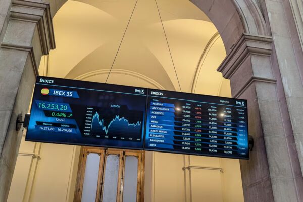 Optimismo en los Mercados: EE. UU. Se Prepara para Reabrir