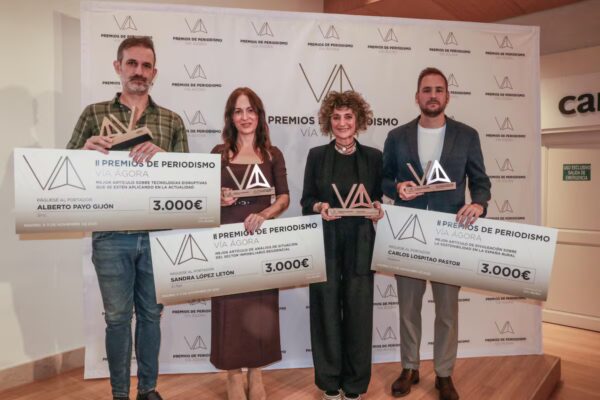 Sandra López Letón de EL PAÍS recibe prestigioso galardón en los Premios de Periodismo VÍA ÁGORA