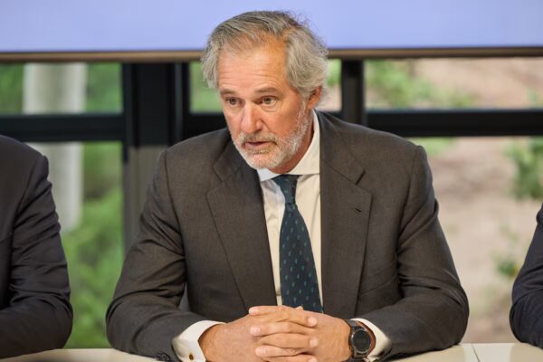 Acciona y Acciona Energía enfrentan caídas en Bolsa tras resultados decepcionantes en su sector de renovables