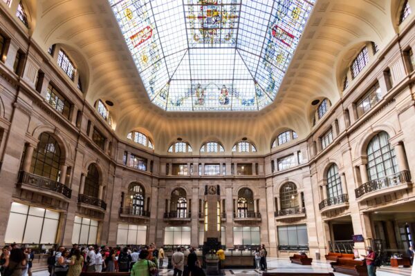 Éxito rotundo: 9.200 entradas para el Banco de España se venden en solo 40 minutos; ¡nuevas oportunidades en febrero!