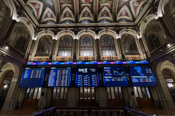 Mercados Europeos en Tensión: Esperan Nuevos Impulsos para Decidir su Rumbo