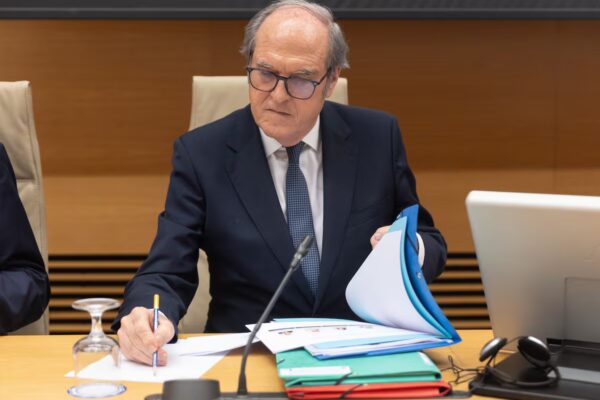 El Defensor del Pueblo insta a las Administraciones a aumentar la oferta de vivienda pública en alquiler