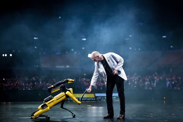 El Auge de los Robots: Desde Fukushima hasta Amazon, Transformando el Mundo Laboral