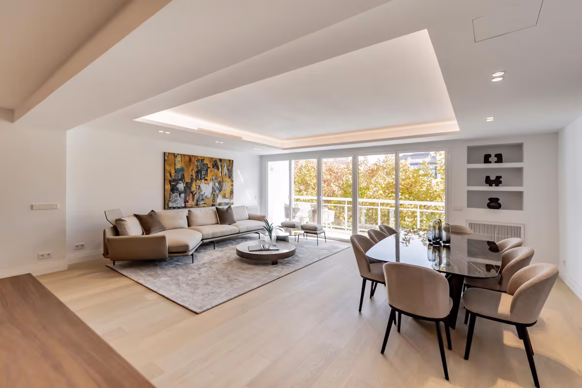 Extranjeros Superan a Españoles en la Adquisición de Viviendas de Lujo en Madrid