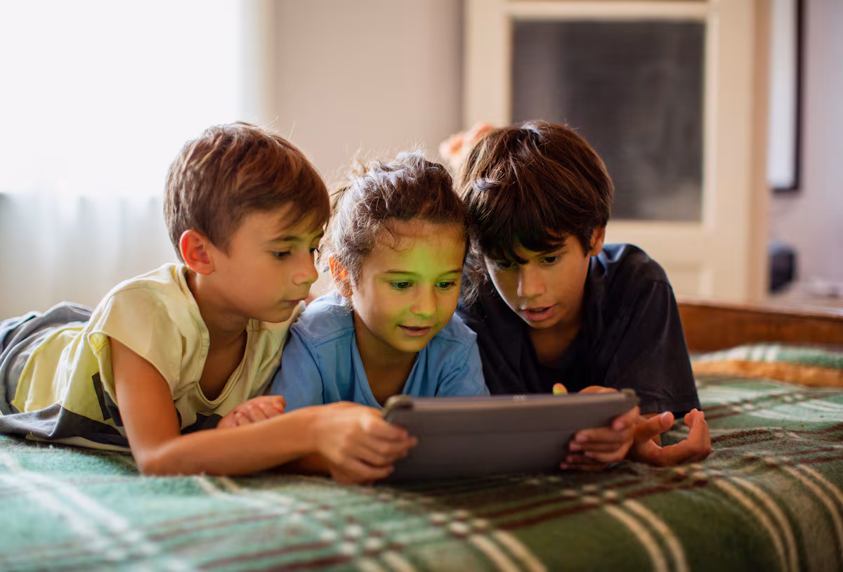 Roblox: La Aventura Digital que Preocupa a Padres y Expertos por el Encuentro de Menores con Desconocidos