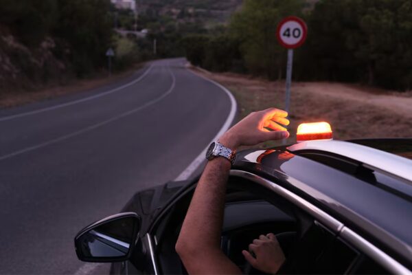 ¿La Baliza V16 Transmite Nuestra Ubicación Apagada? Aclarando Dudas sobre el Nuevo Accesorio Obligatorio para Vehículos