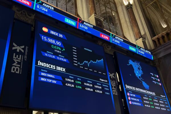 "Las Bolsas Caen por el Colapso de las Tecnológicas y la Incertidumbre sobre las Tasas en EE.UU."