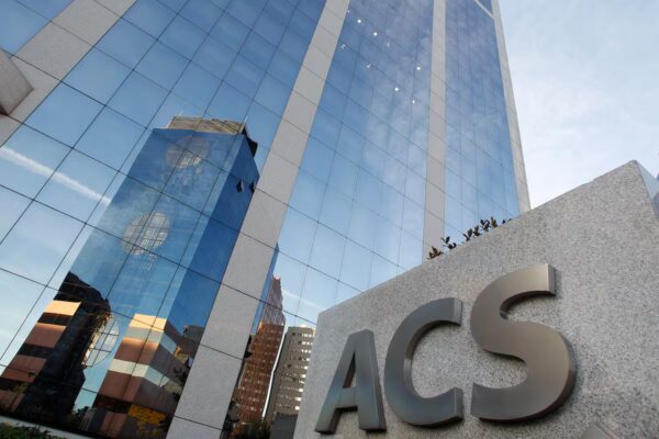 ACS cae un 8% en Bolsa tras incertidumbres sobre su inversión en centros de datos y el futuro de la IA