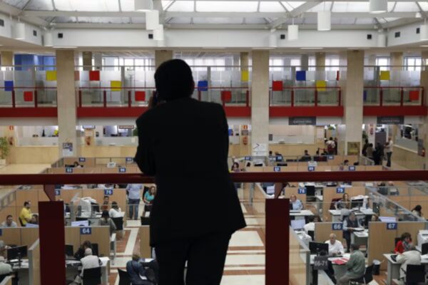 Hacienda considera que el retiro de fondos de la cuenta bancaria de un difunto implica la aceptación de la herencia