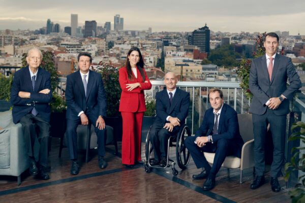 ¿Hacia una Crisis Inmobiliaria?: El Impacto del Populismo en el Mercado de Viviendas de España