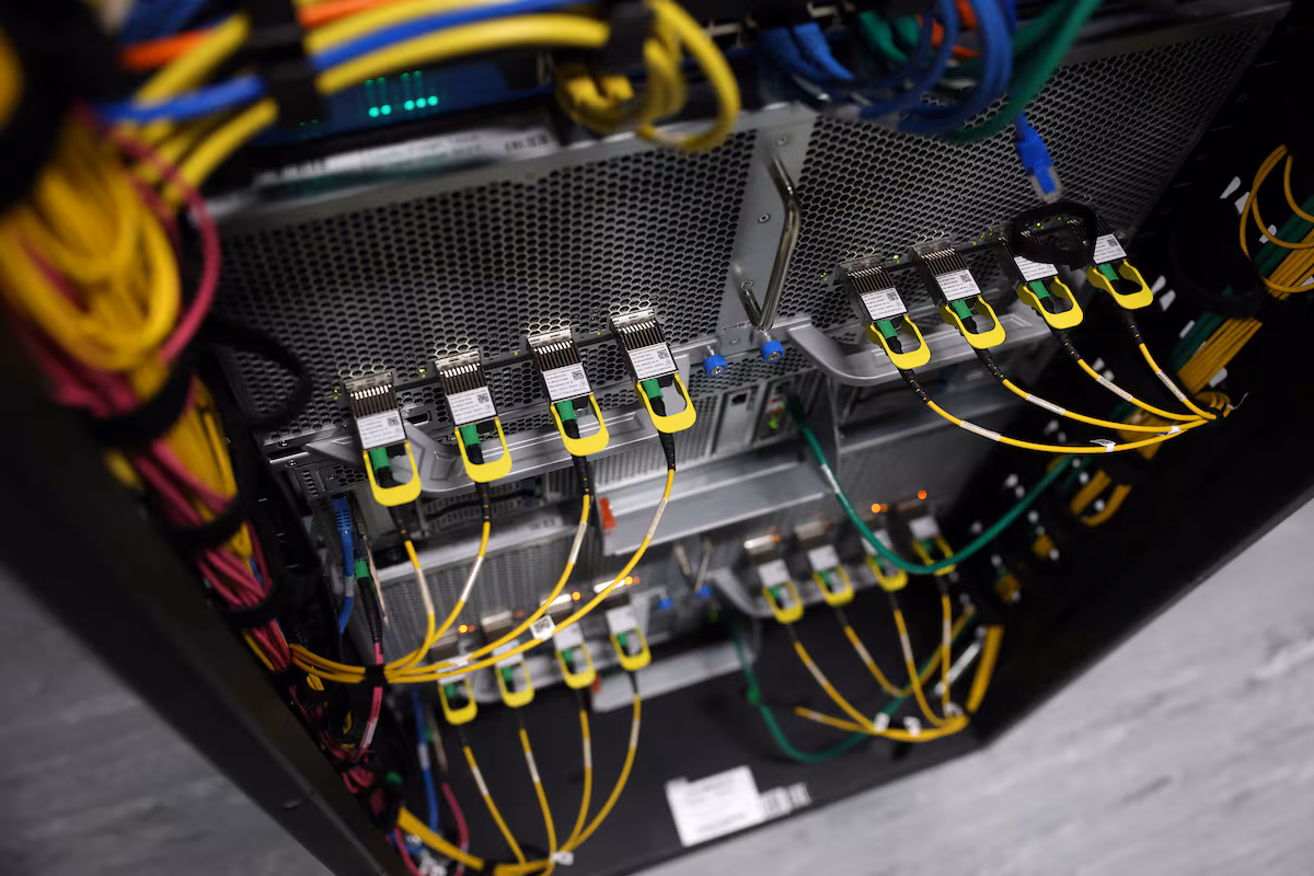 ¿Deberían las IA tributar si reemplazan a los empleados?