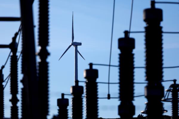 Desafíos y Oportunidades en la Revolución de la Energía Limpia y Asequible