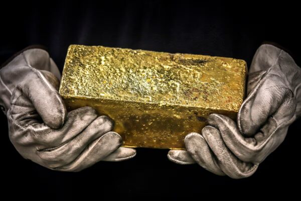 China intensifica sus compras de oro, elevando su precio un 40%