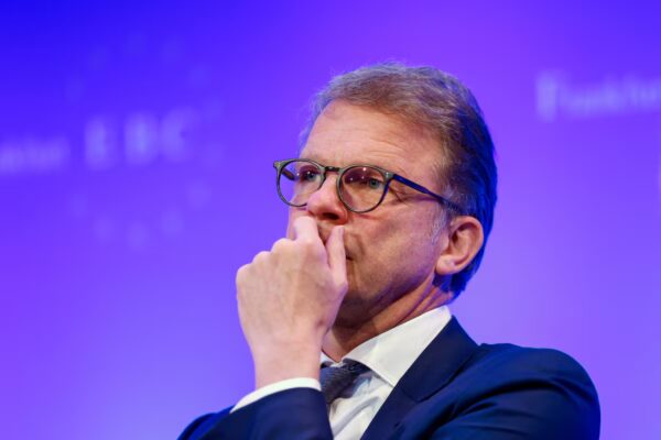 El Futuro de Deutsche Bank: ¿Es Hora de una Fusión?