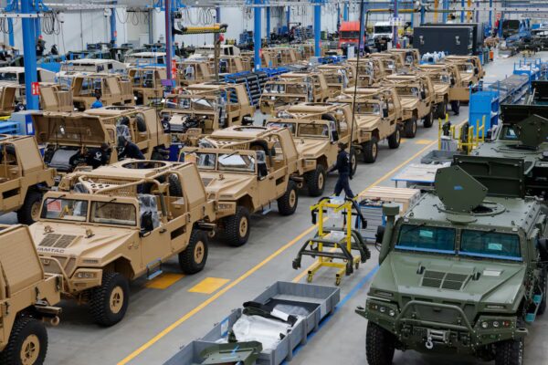 El Ministerio de Defensa invierte 11,27 millones en vehículos todoterreno para actualizar su sistema de misiles antiaéreos