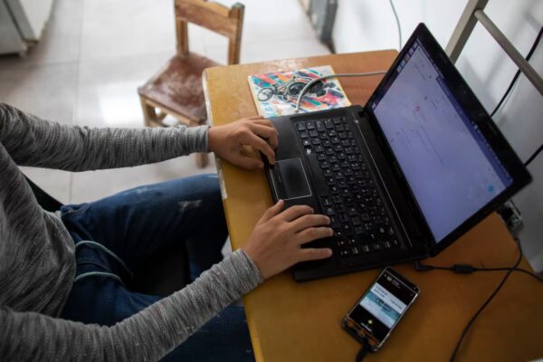 El coladero del kit digital: Inside una fábrica de webs económicas donde el pago era de solo 61 céntimos