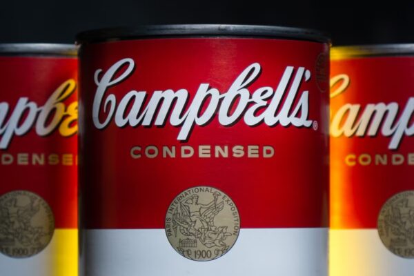 Ejecutivo de Campbell's provoca controversia al describir sus sopas como 'comida para gente pobre'