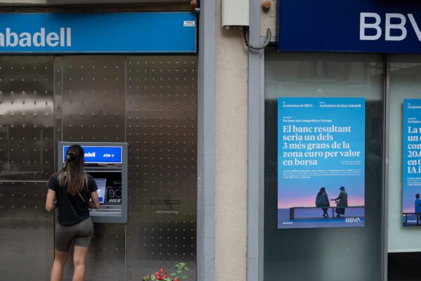 Patronales Bancarias Presentan 24 Iniciativas para Aligerar la Regulación del Sector