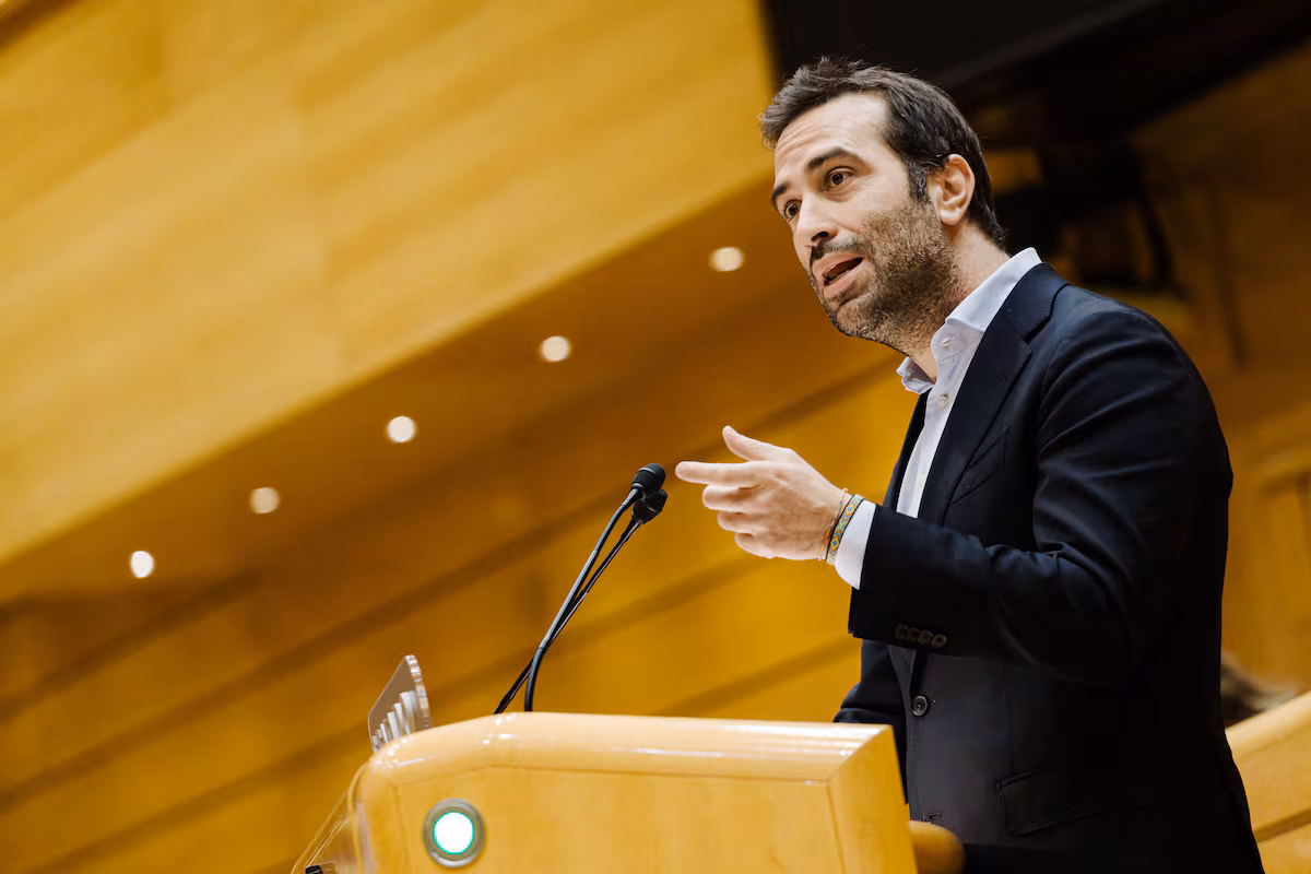 España busca asegurar su representación en el BCE tras la salida de Luis de Guindos mientras el Cuerpo se abstiene de postularse para liderar el Eurogrupo