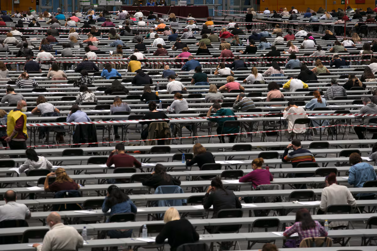 Más de 4.800 Aspirantes Luchan por 1.000 Puestos en la Amplia Convocatoria de Oposiciones para la Administración Local