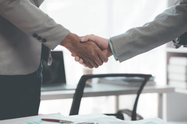 Controversia por la Nueva Obligación de Buscar Acuerdos Previos a Litigios