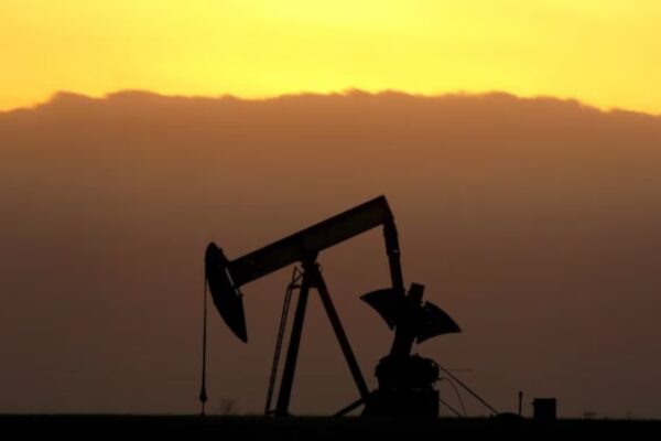 La OPEP+ decide no alterar su producción de petróleo en la última reunión