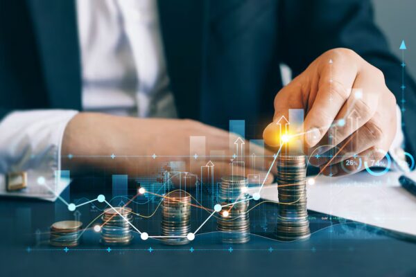 Los españoles aumentan sus inversiones en fondos, pero optan mayoritariamente por opciones de bajo riesgo