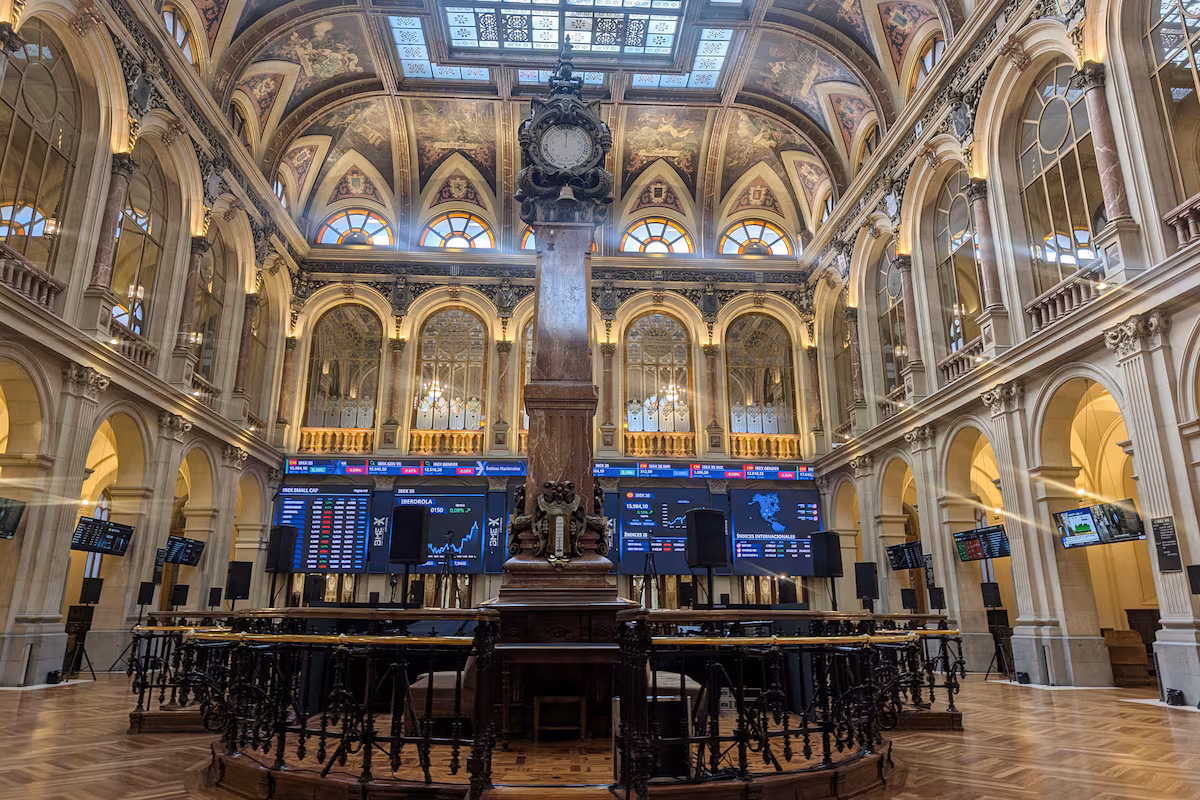 Mercados Europeos bajo Precaución tras la Caída de Wall Street