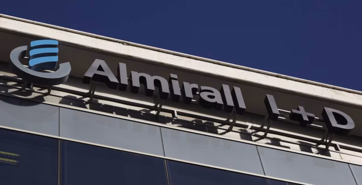 Almirall Emite 250 Millones en Obligaciones para Reestructurar su Deuda