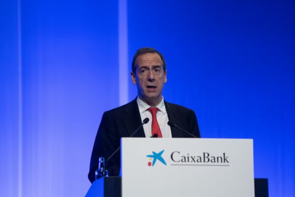 CaixaBank Proyecta su Estrategia Financiera para 2026 con Emisión de 500 Millones de Libras en el Reino Unido