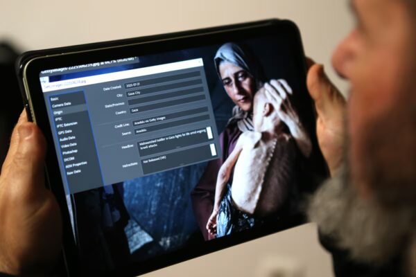 Descubre la 'Historia Oculta': Cómo Leer Metadatos en Imágenes, Audios y Documentos