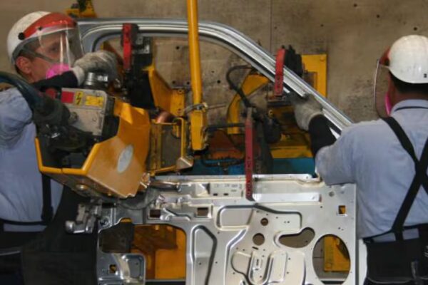 Mahindra desinvierte 119 millones y recorta su participación en CIE Automotive al 3,58%