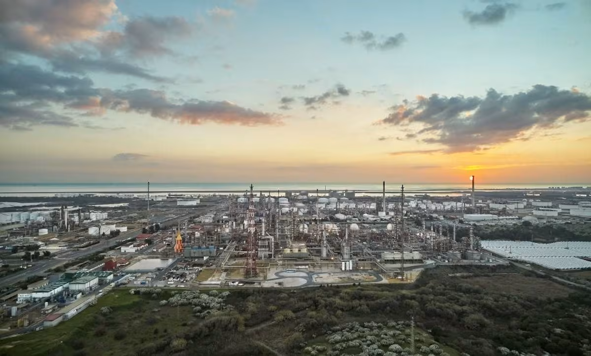 Moeve y Mistral AI: Una Alianza Estratégica para Potenciar Soluciones de IA en Eficiencia Energética