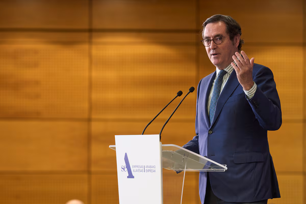 Garamendi advierte sobre la carencia de una 'cultura del esfuerzo' y señala el aumento de bajas laborales en lunes y viernes