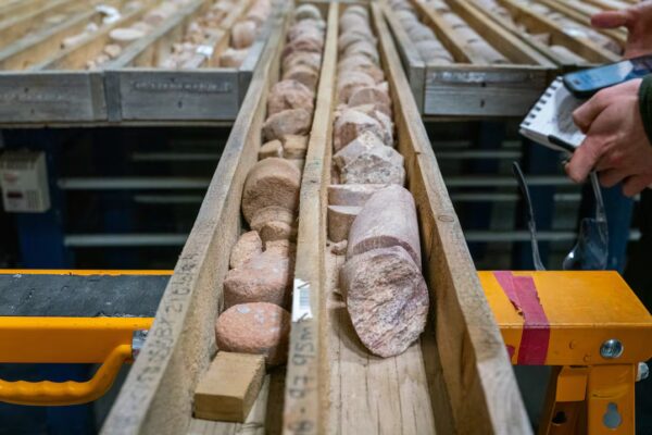 El Urano en Crisis: Aumento Desmedido en los Precios del Uranio Afecta la Energía Nuclear