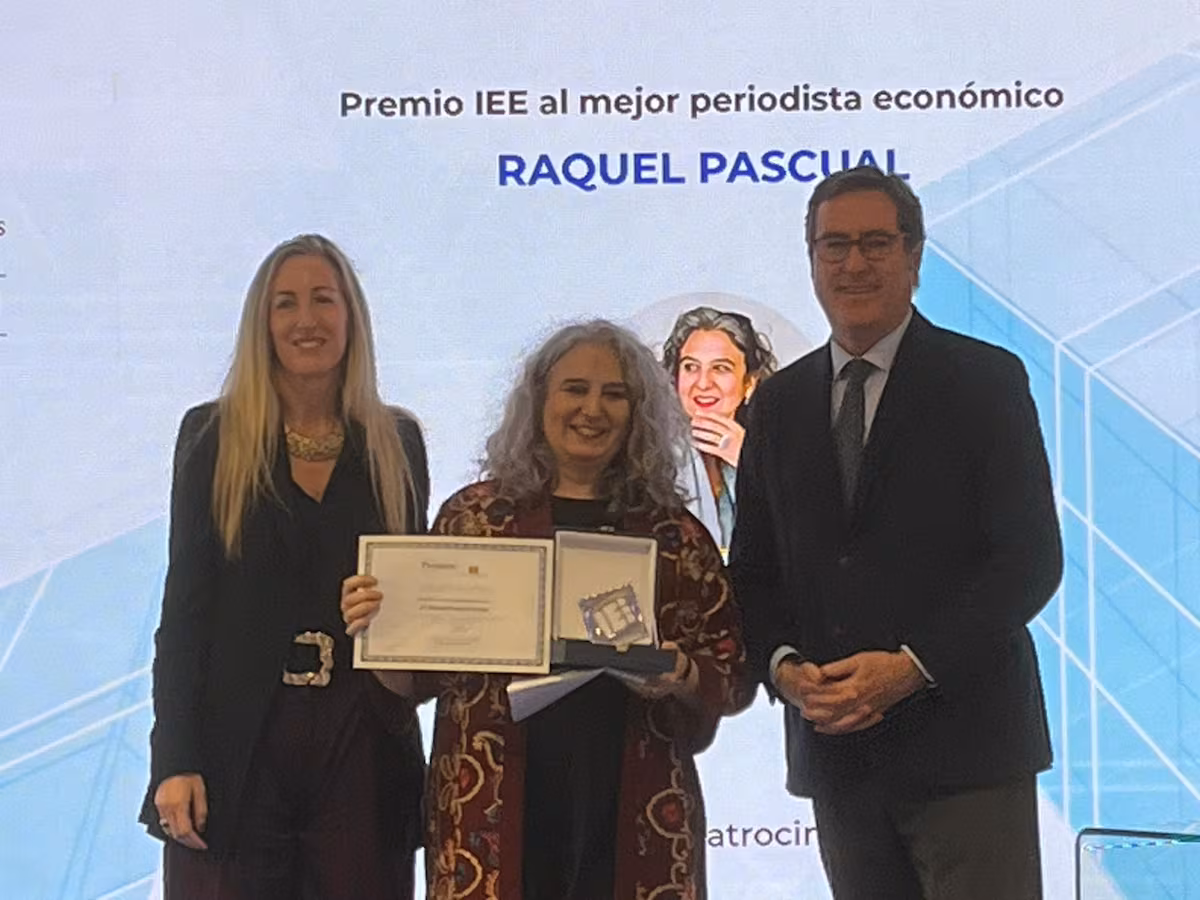 Raquel Pascual, reconocida como la mejor periodista económica por el Instituto de Estudios Económicos