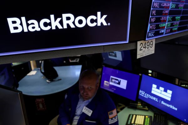 BlackRock sugiere aumentar la inversión en acciones de EE.UU., España y Japón