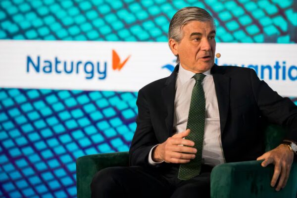 BlackRock Desinvierte en Naturgy: Vende un 7,1% por 1.800 Millones de Euros