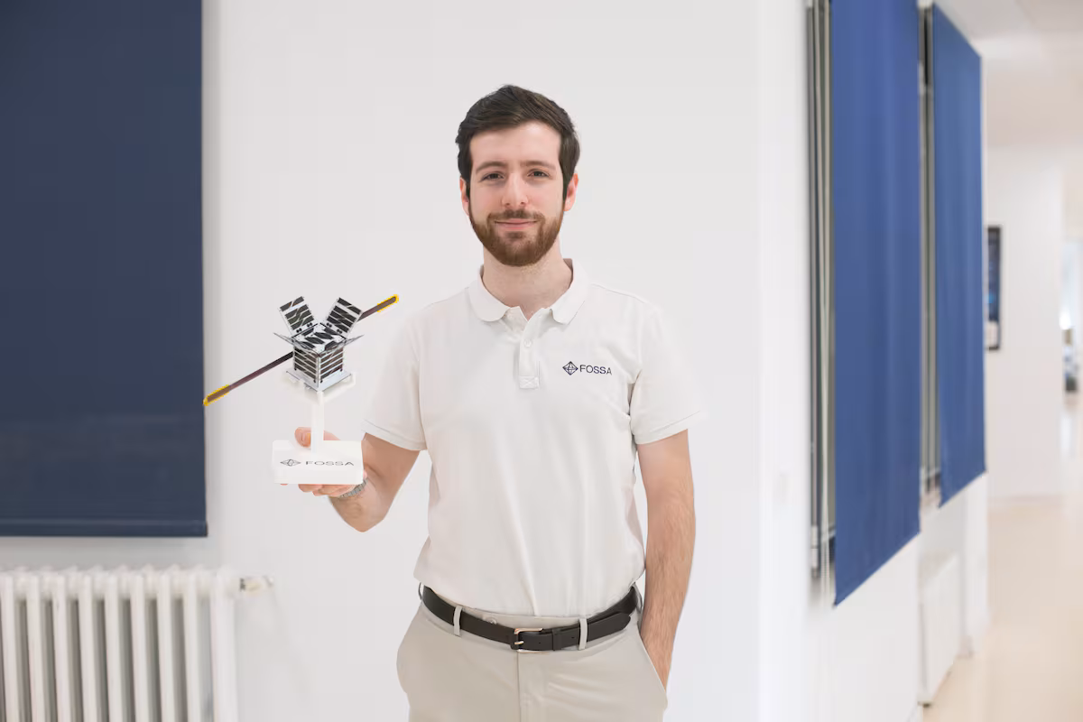 Fossa: Innovación Española en Desarrollo de Satélites Inteligentes para la OTAN