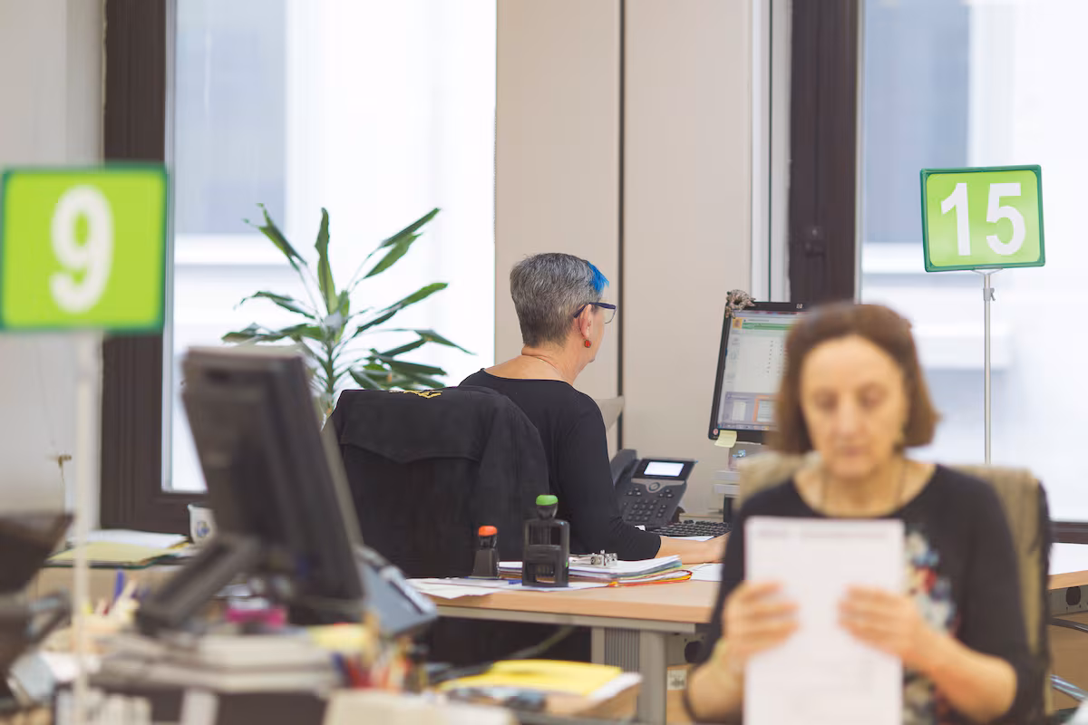 Negociaciones entre Gobierno y sindicatos se enfocan en la reclasificación de funcionarios intermedios