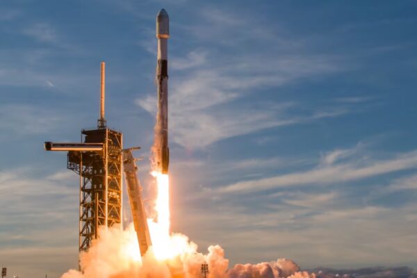 SpaceX busca una valoración de 680.000 millones y planea su debut en Bolsa para 2026
