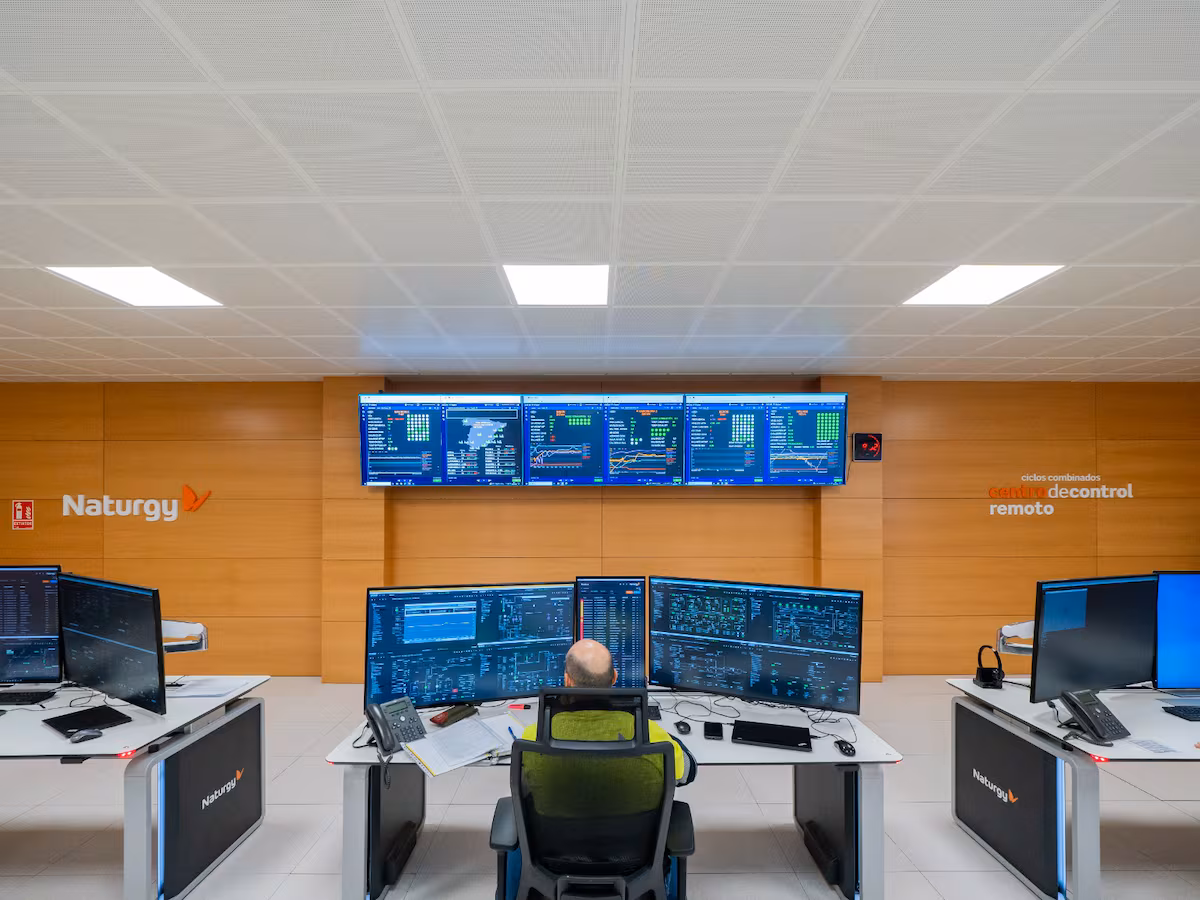 Naturgy refuerza inversión en centrales de gas ante críticas y riesgo de apagones