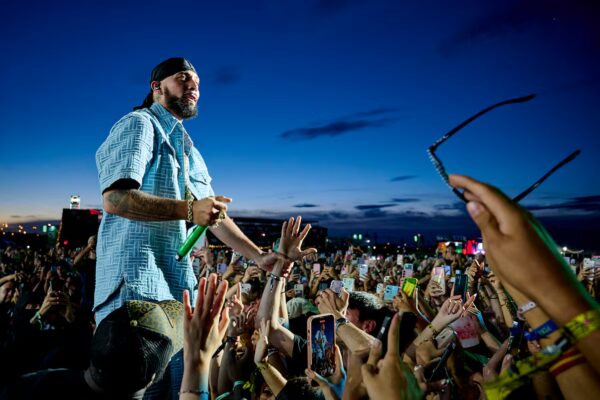 Descifrando el Algoritmo de Spotify: ¿Quién Controla Nuestra Música?