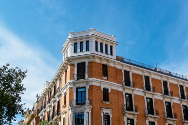 La Inversión Infinita: La Ambición Inmobiliaria de los Ricos en América Latina